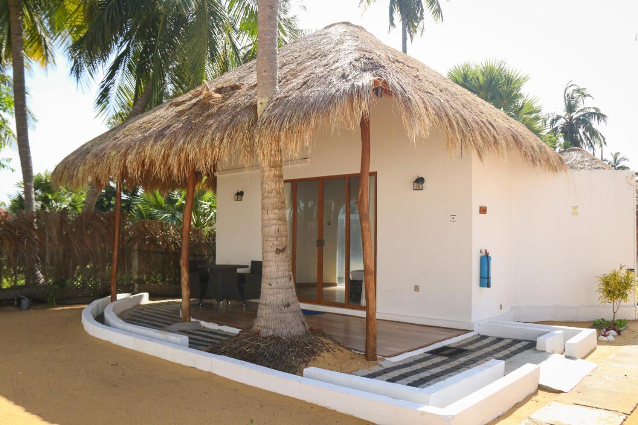 The Blue Lagoon Resort Kalpitiya Esterno foto