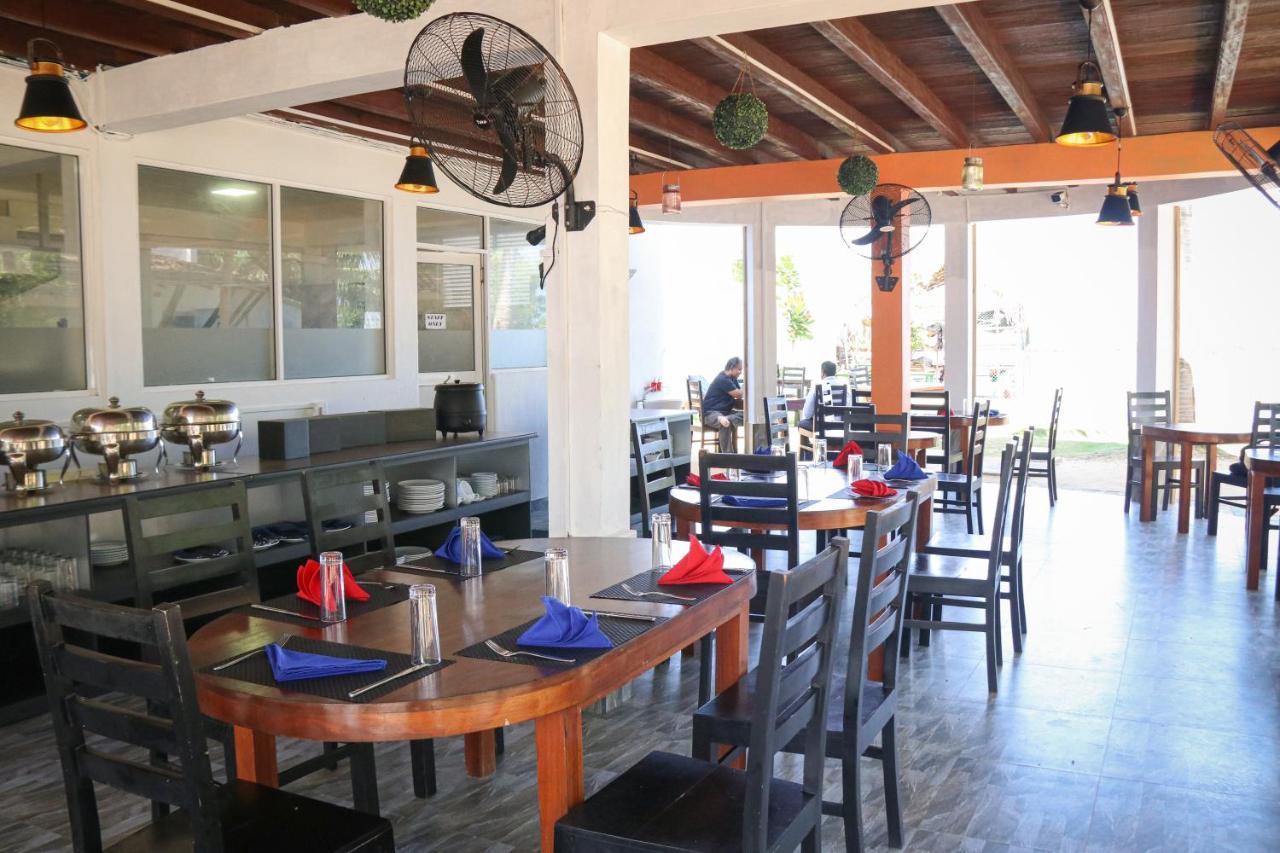 The Blue Lagoon Resort Kalpitiya Esterno foto
