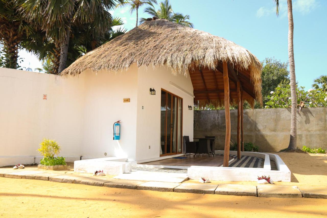 The Blue Lagoon Resort Kalpitiya Esterno foto