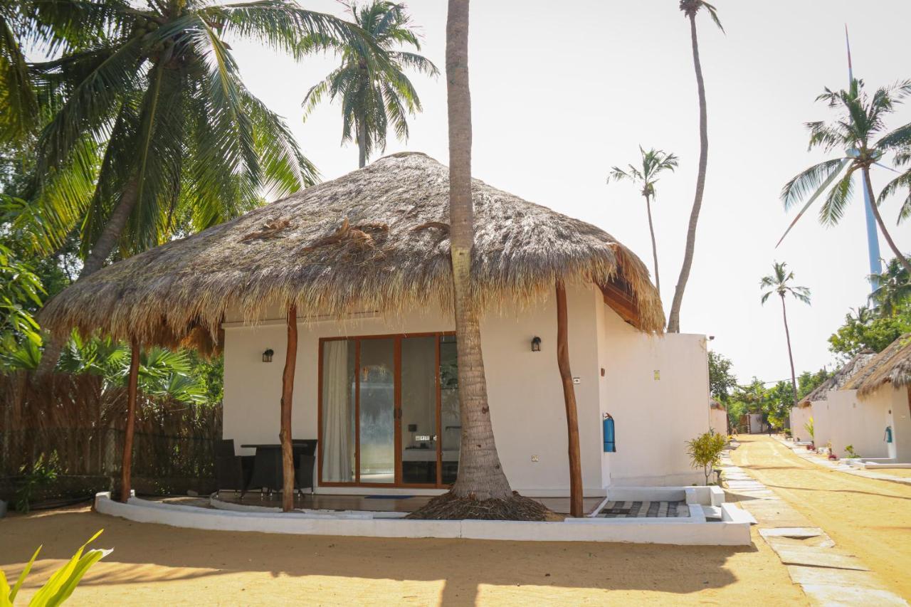 The Blue Lagoon Resort Kalpitiya Esterno foto
