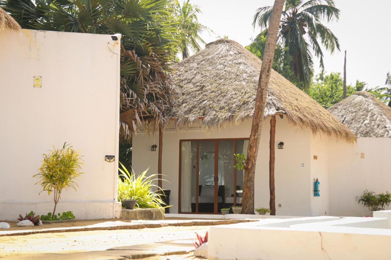 The Blue Lagoon Resort Kalpitiya Esterno foto