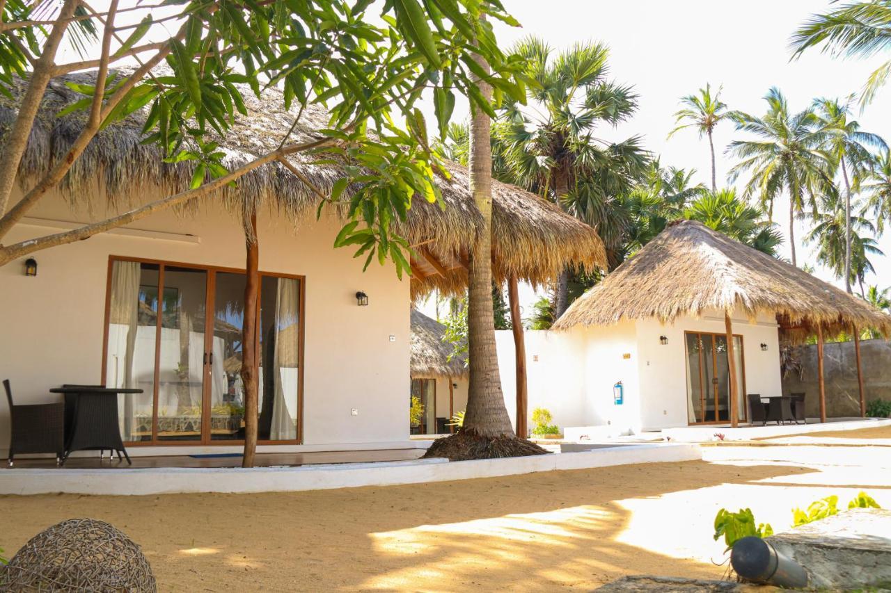 The Blue Lagoon Resort Kalpitiya Esterno foto