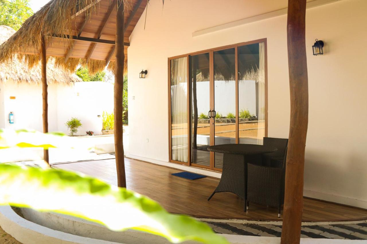 The Blue Lagoon Resort Kalpitiya Esterno foto