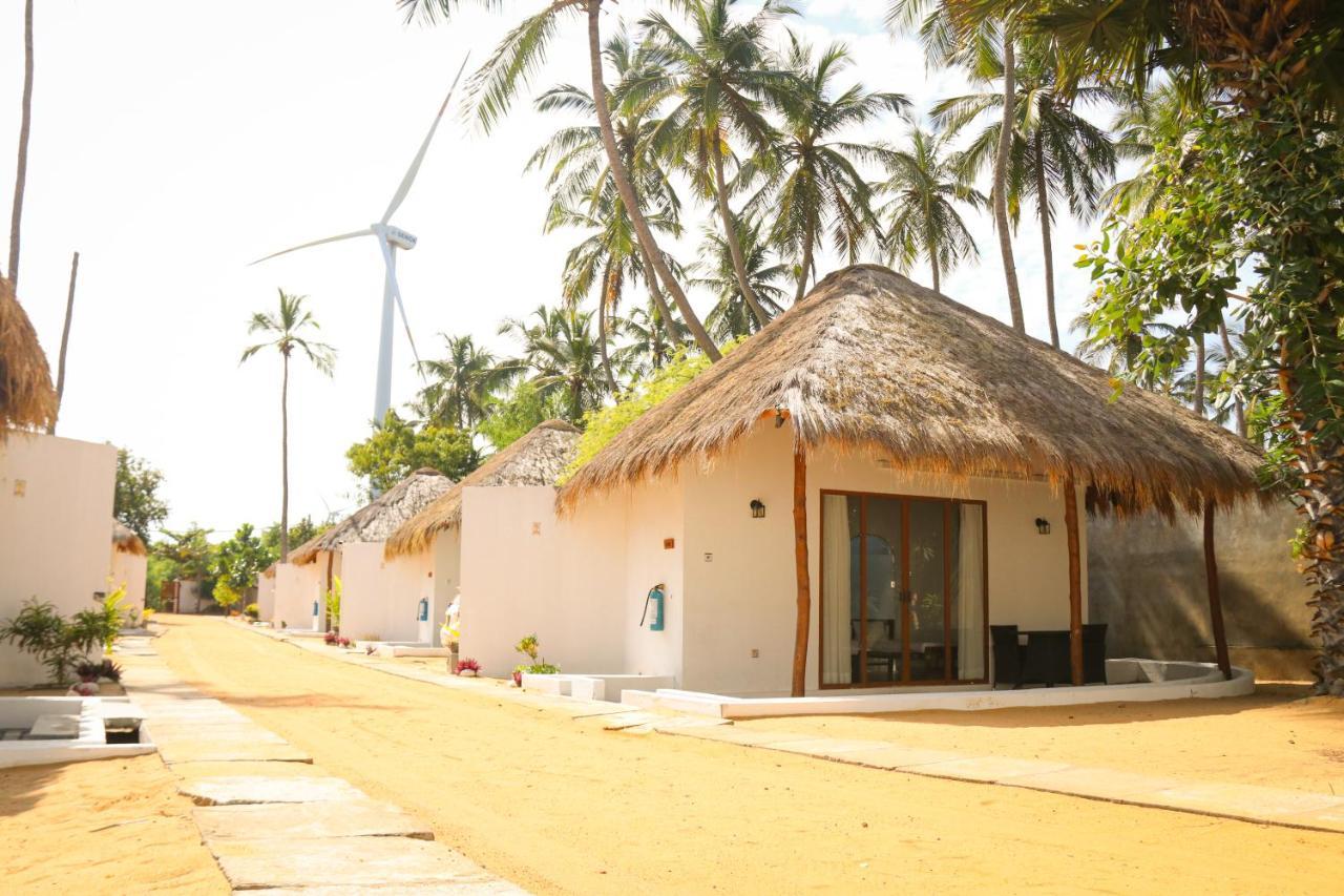 The Blue Lagoon Resort Kalpitiya Esterno foto