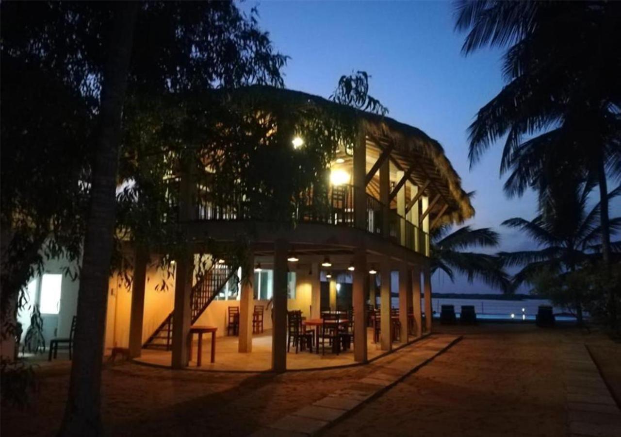 The Blue Lagoon Resort Kalpitiya Esterno foto